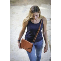 Penelope Laure Clutch -Caval Riding Apparel Shop pochette laure cognac 2